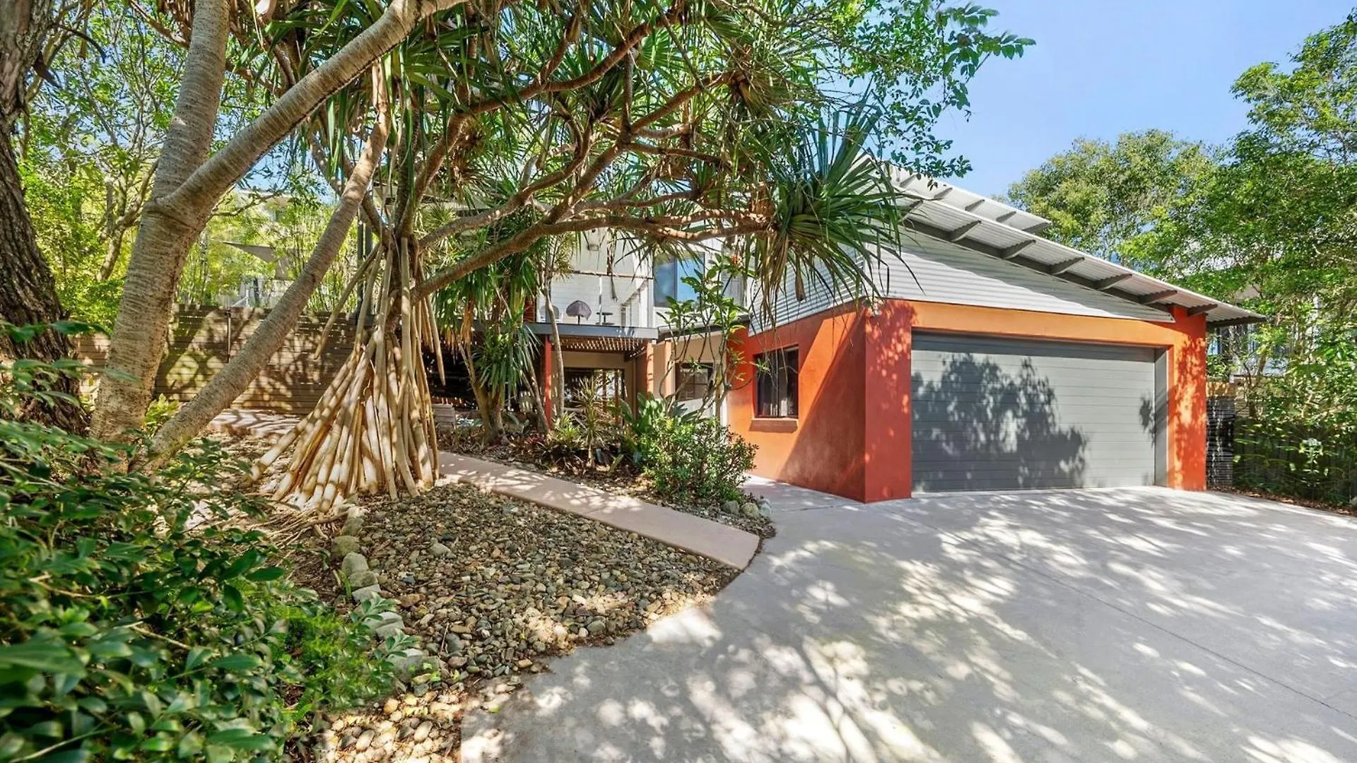 Holiday home 252 David Low Way Peregian Beach